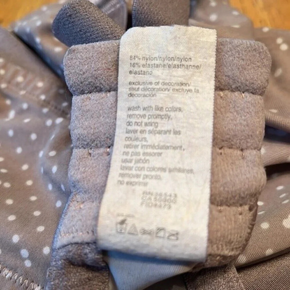 Olga by Women’s polkadot underwire bra, size 42D - Picture 5 of 5